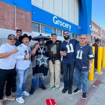 Grupo de aficionados listos para el viaje