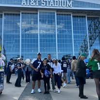 Aficionados frente al AT&T Stadium